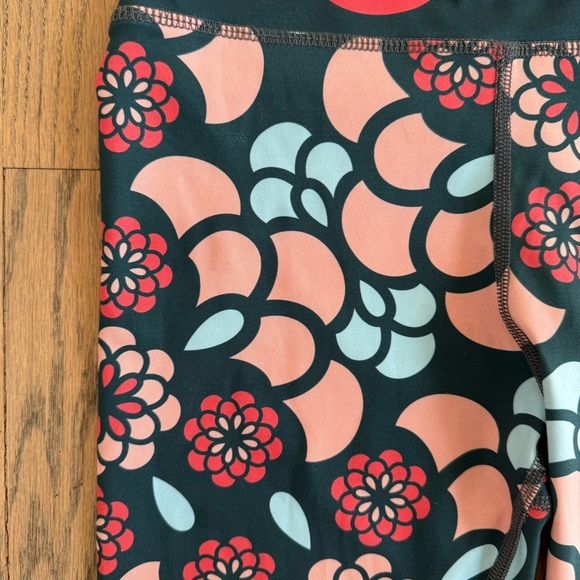 Hadley Pollet Women’s Peach Zinnia Oasis Leggings Size Small - Picture 3 of 10